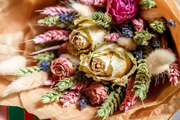 the-symbolic-meaning-of-dried-flowers